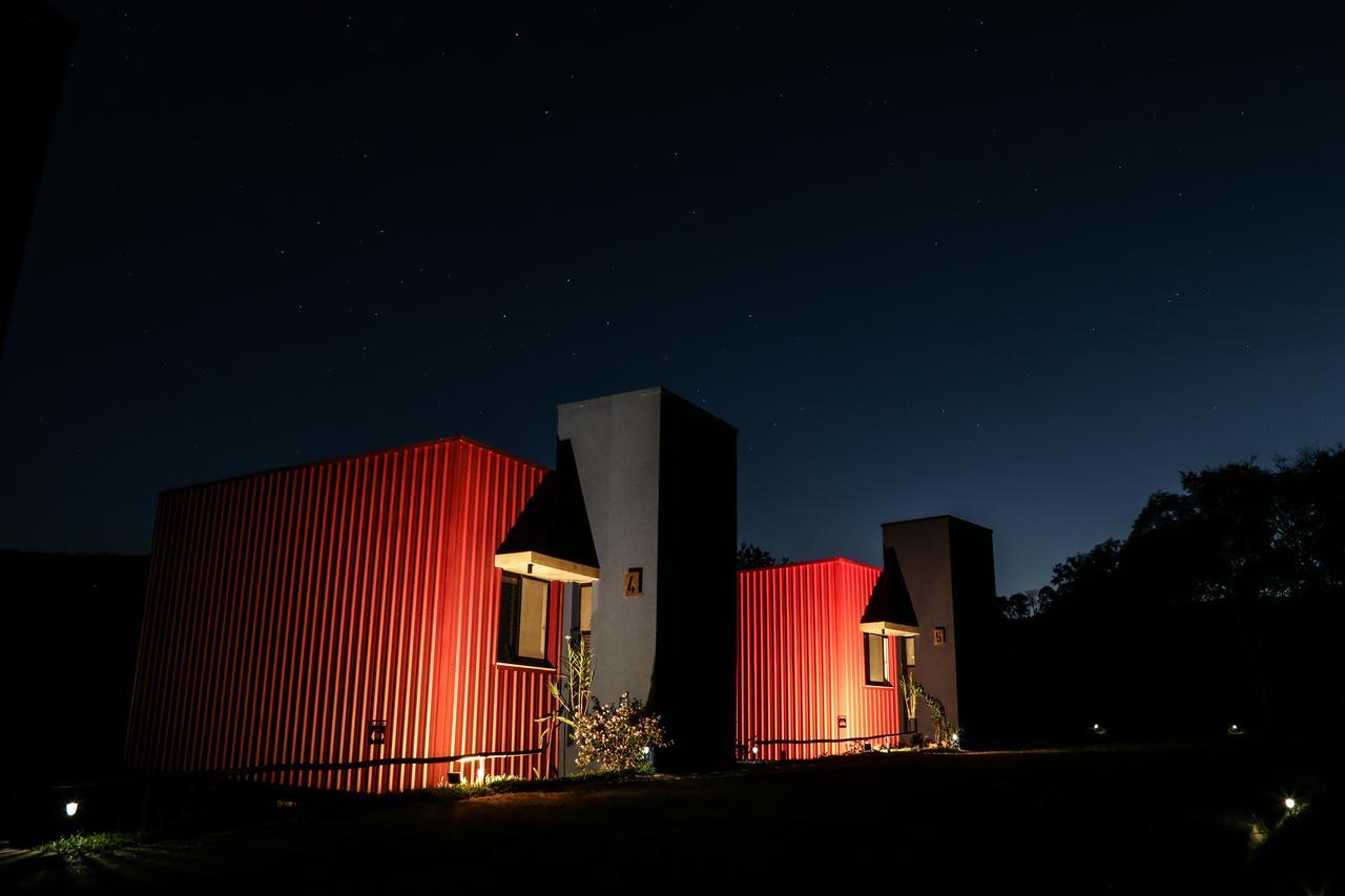 Latitude Lodge Cunha Exterior photo